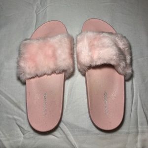 Steve Madden pink faux fur slides